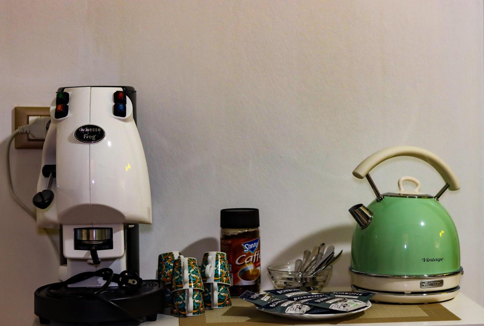 Alba E I Mori Bed & Breakfast Palermo Bagian luar foto