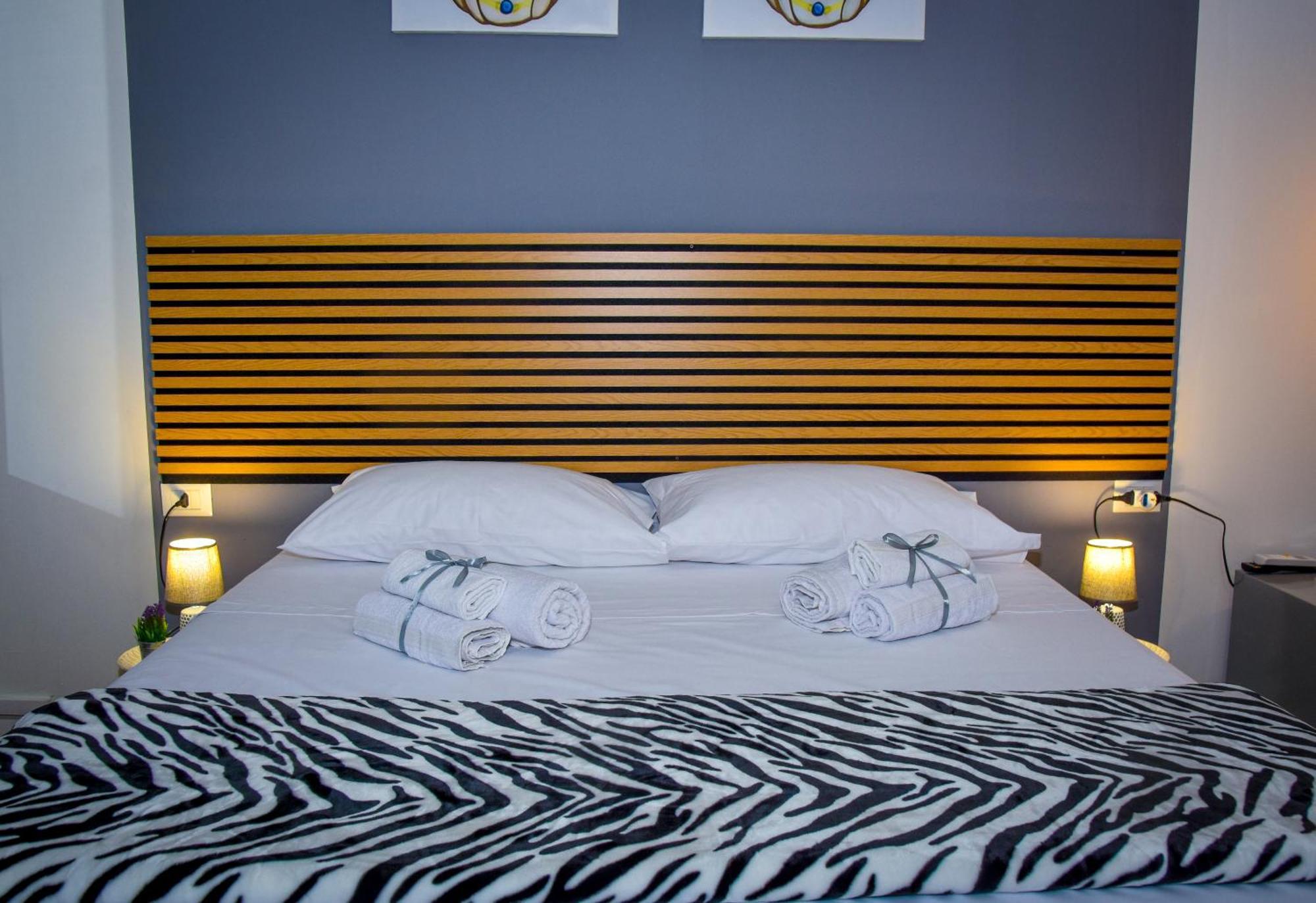 Alba E I Mori Bed & Breakfast Palermo Bagian luar foto