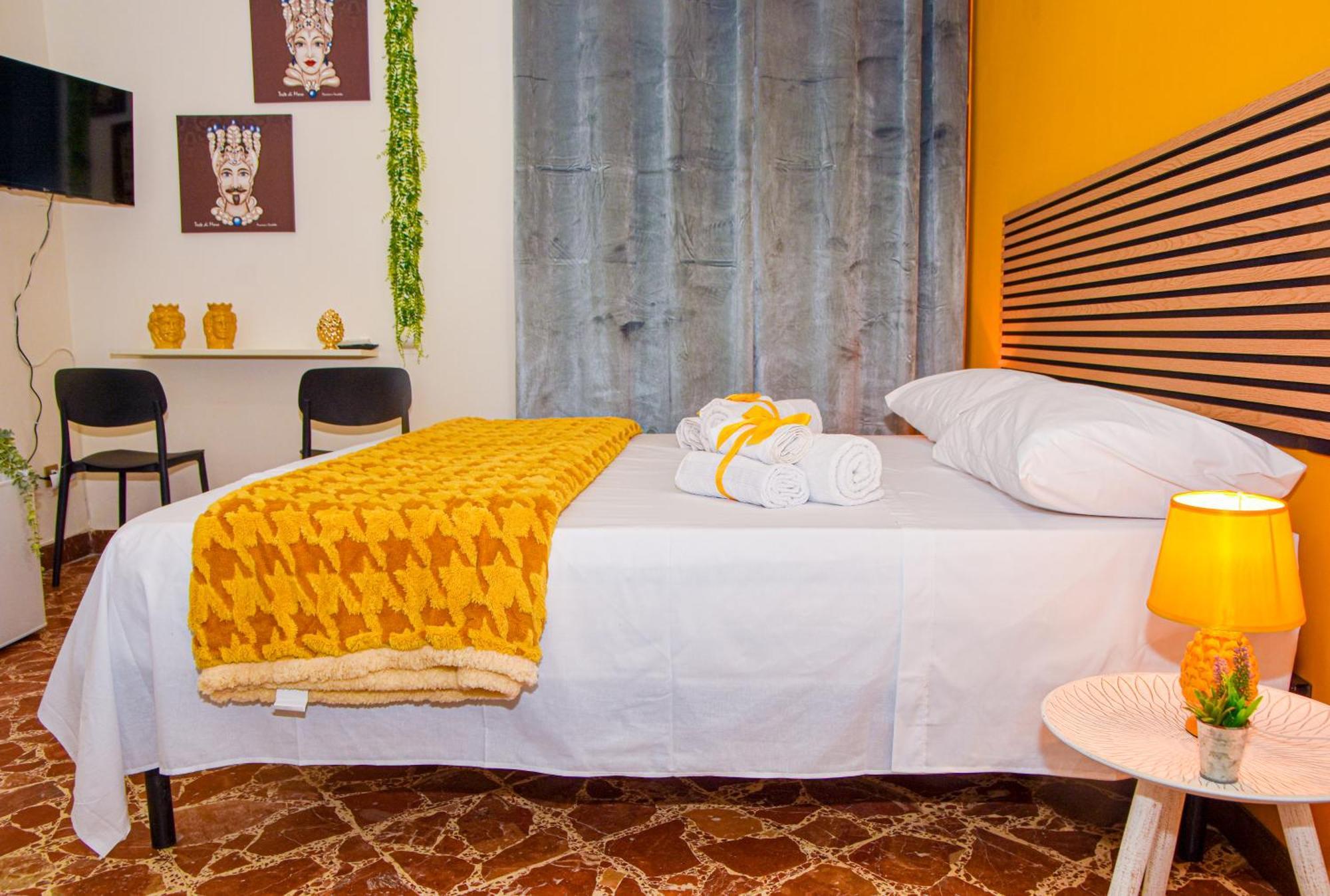 Alba E I Mori Bed & Breakfast Palermo Bagian luar foto