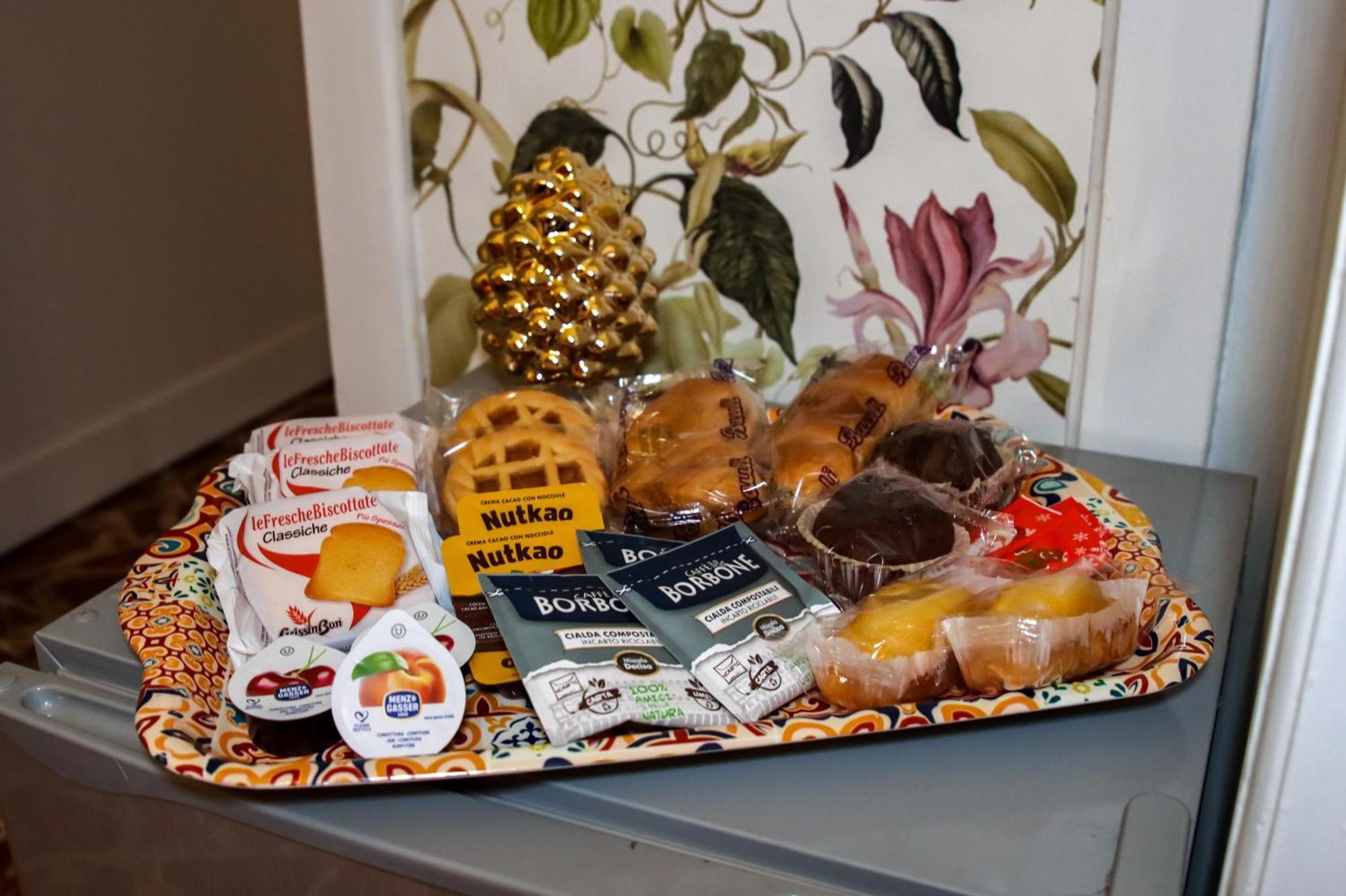 Alba E I Mori Bed & Breakfast Palermo Bagian luar foto