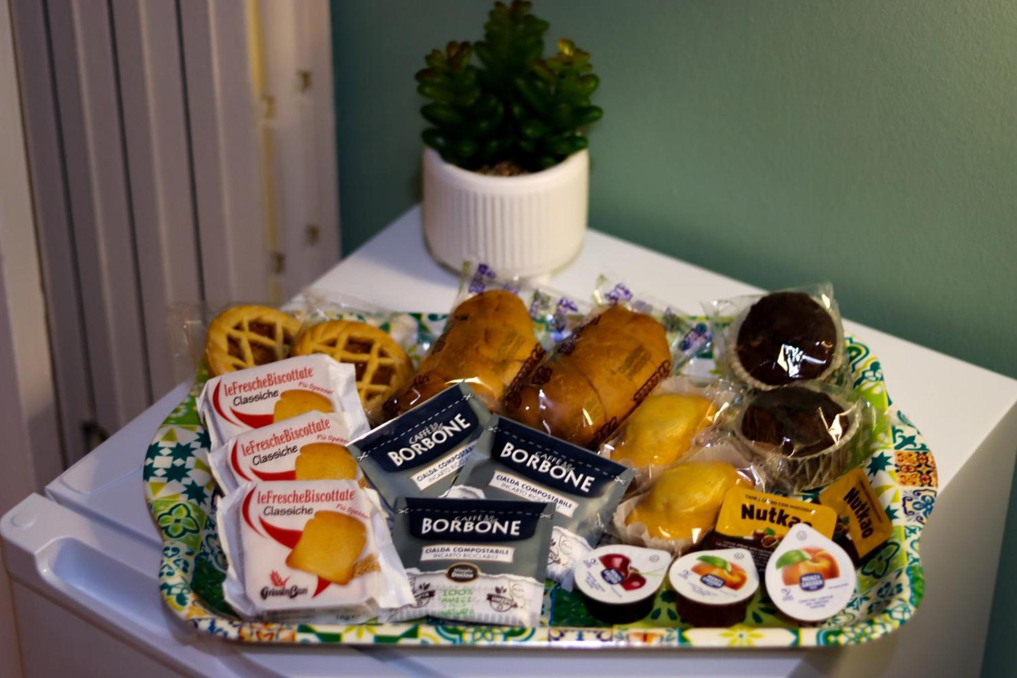 Alba E I Mori Bed & Breakfast Palermo Bagian luar foto