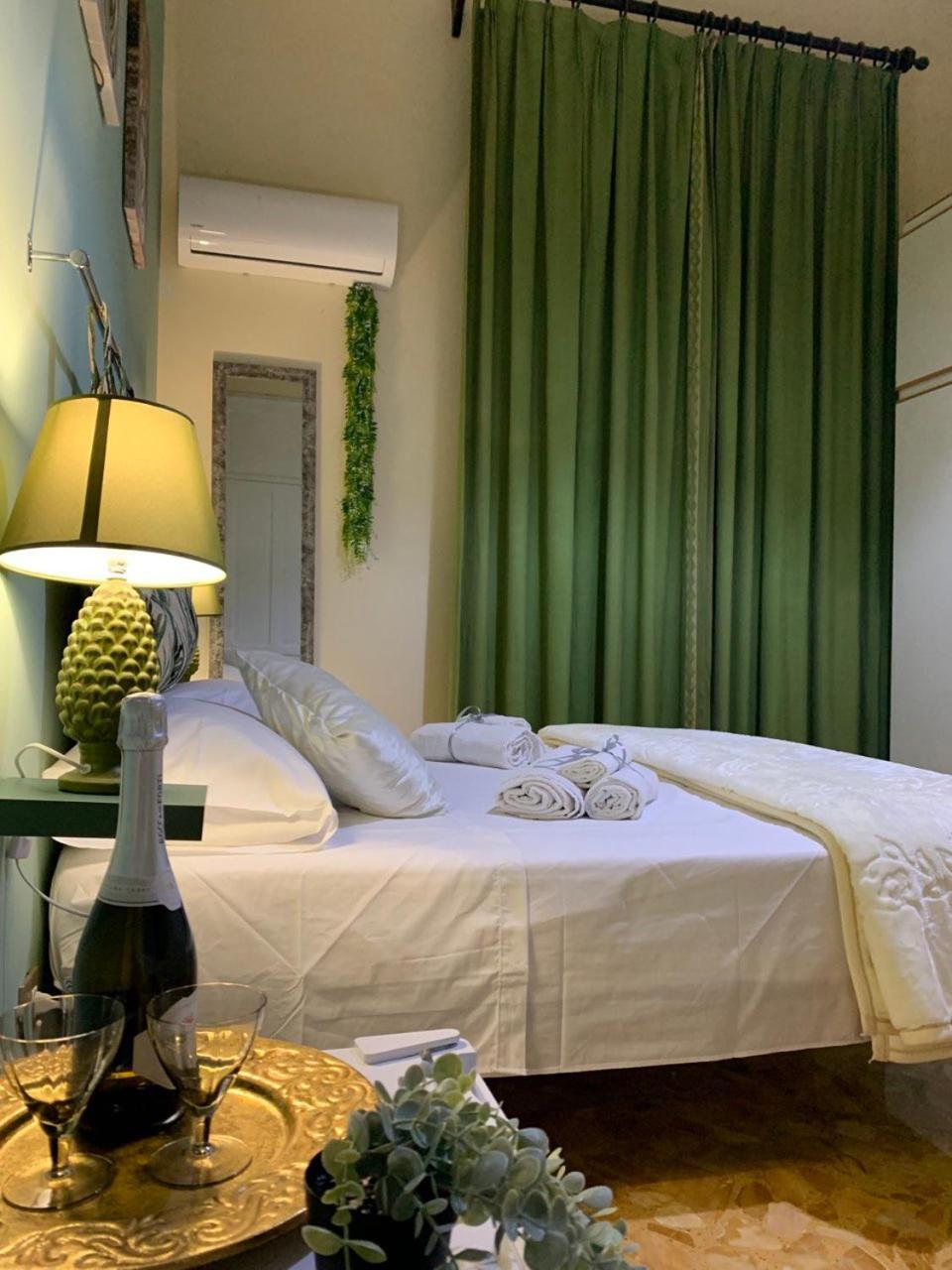 Alba E I Mori Bed & Breakfast Palermo Bagian luar foto